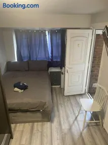 A A Guest Rooms Woolwich - Image 4