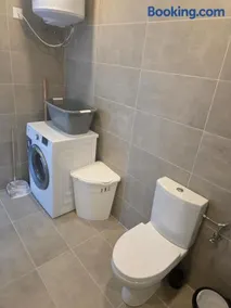 Modern 3-Bedroom Flat in the Heart of Naxxar - Image 2