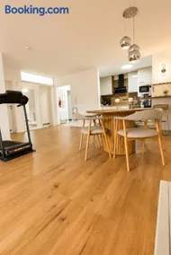 Apartment HomeBase Modernes 4-Sterne Apartment mit Tiefgarage im Zentrum - Image 3