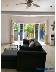3AP Beachy 1 bedroom 1 Bath Pool Lrg Patio - Image 3