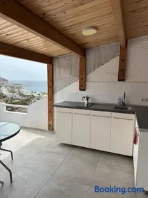 Exclusive Flat with Panoramic Terrace & Ocean View - Image 3