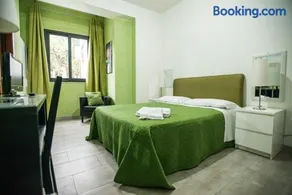Sant'Antonio Garden Rooms Apartments - Image 2