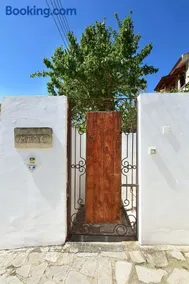 Blue Cottage - Image 3