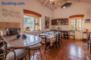 StayVista's Retreat on Cloud 9 Homestay - 2BHK Mountain-View Homestay with Orchard - Image 5