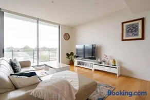 Macquarie Park Paradise-City View - Image 3