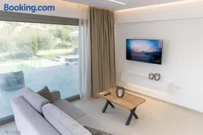 Anthelia Luxury Villas - Image 2