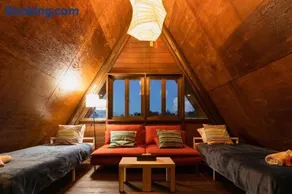 おしゃれな北欧スタイルの三角屋根が包み込む安らぎのコテージ - Image 5