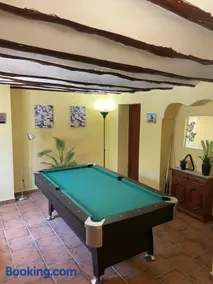 Air Conditioned "Casa Tropicana" Villa-Sleeps 10-Free WiFi-Private Pool-Free Parking - Image 2