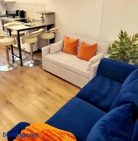 Fully Equipped Home, by train, 4 sleeps - Image 4