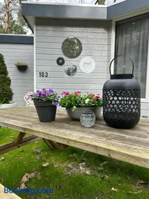 Spacious Two Person Chalet - Image 2