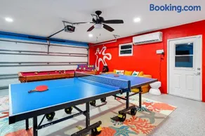 Beach Home: Hot Tub, Game Room & Billiard - Image 5