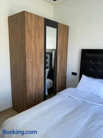 Appartement résidence sécurisée et plage à pied - Image 2