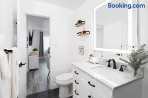 2 Bedroom House - Fire Pit Table BBQ - Downtown - Image 3