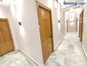 Hotel The Sunshine - Image 2