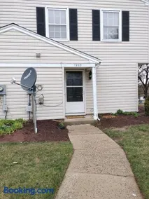 The Big Beautiful Townhouse - Image 4