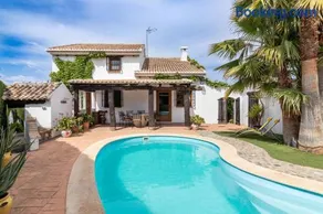 Encantadora casa con piscina privada y chimenea - Image 1