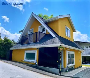 Vancouver’s Homey Laneway House - Image 1