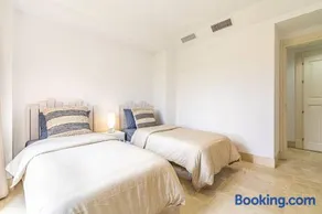 Stunning Tropical Oasis 3BR, Pool and Water Views - Image 4