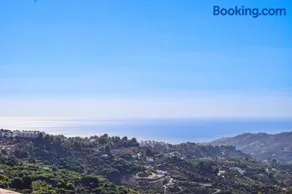 Penthouse 17A, Frigiliana 2 bedroom, Pool, Large Terrace and Amazing views in the center of Frigiliana HansOnHoliday Rentals - Image 1