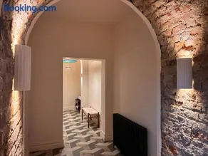 Luxurious 2 bedroom apartment with sea view in Monkstown - Image 3