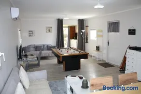 Villa complète neuve, piscine privée et billard - Image 2