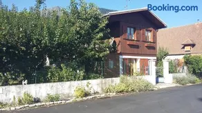 Chalet dans village - Image 1