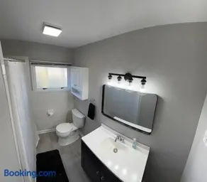 Quiet Stay for Travel Nurses & Grad Students - New Renovation - Image 5