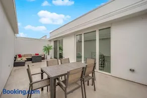 Casa Nube with Beach Club, Pickleball Court , Gym & Spa, Near Airport & Las Vegas Strip - Image 3