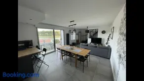Cottage chaleureux avec vue sur lac - Image 1