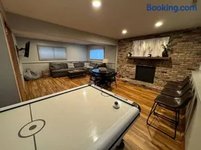 Parkside Getaway- Spacious Six Bedroom Home for Families & Friends - Image 2