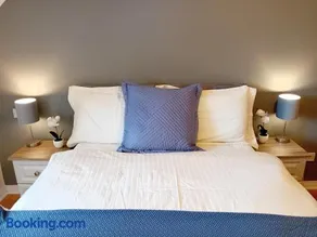 Top Floor Townhouse - Image 1