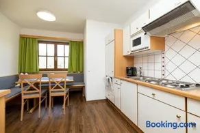 Michis Aparthotel - Image 1