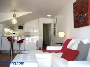 Lacy Golf Apartments - Image 2