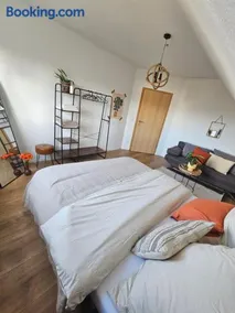 Cozy house and free parking - Image 1