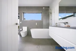 Abode On North Ridge - Image 5