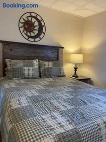 Tavern - Country Suite - Image 2