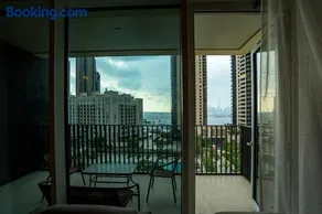 3BR Haven with Burj Views by MagnoliasVHR - Image 2