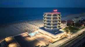 Hotel Playa Suite - Image 1