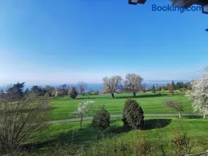 Appartement vue sur le golf et le Lac Leman - Image 1