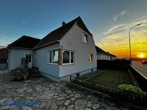 Gemütliches Einfamilienhaus mit Garten - Image 1