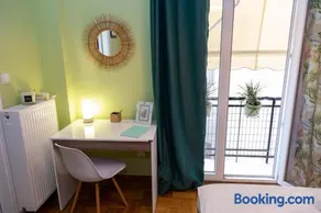 Charming Green Studio across the National Museum - Image 3