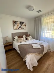 Sittella's Vineyard Residence - Image 4