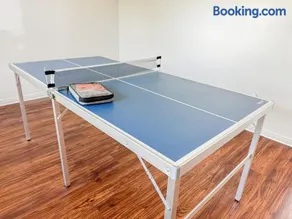 Family Retreat Near SLC Airport 6 BR 3 Bath - Image 2