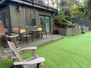 Beautiful place with a great location, free parking, WiFi & large TV. - Image 2