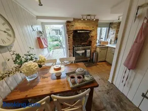Wishbone Cottage In The Cotswolds - Image 4