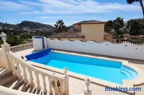 Vista Portet, sleeps 10, Private Pool, Sea Views, Squash, 1 km from El Portet beach - Image 4