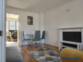 2 Bedroom Stay Perfect for Work, Study & Travel - Image 3