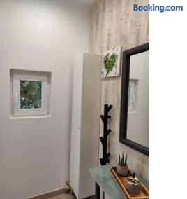 Charmantes Haus-im-Haus Apartment mit eigenem Hauseingang - Image 3