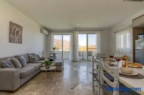 Balos Breeze Seaside House - Walk to Beach - Image 1