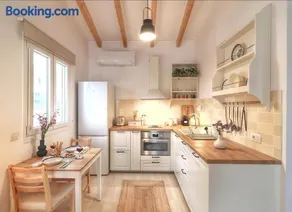 Seafront Wooden House - Image 2